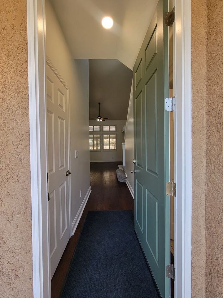 1537 N Pisa St - Photo 3 of 24
