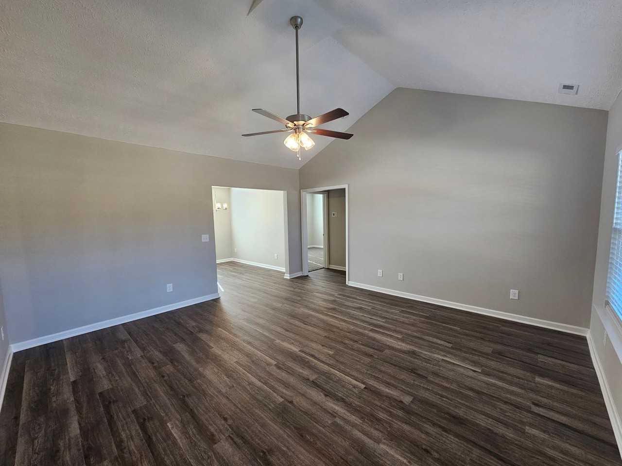 117 Hidden Cir - Photo 3 of 19