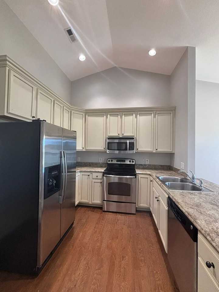 271 Cambridge Grove Way - Photo 5 of 14