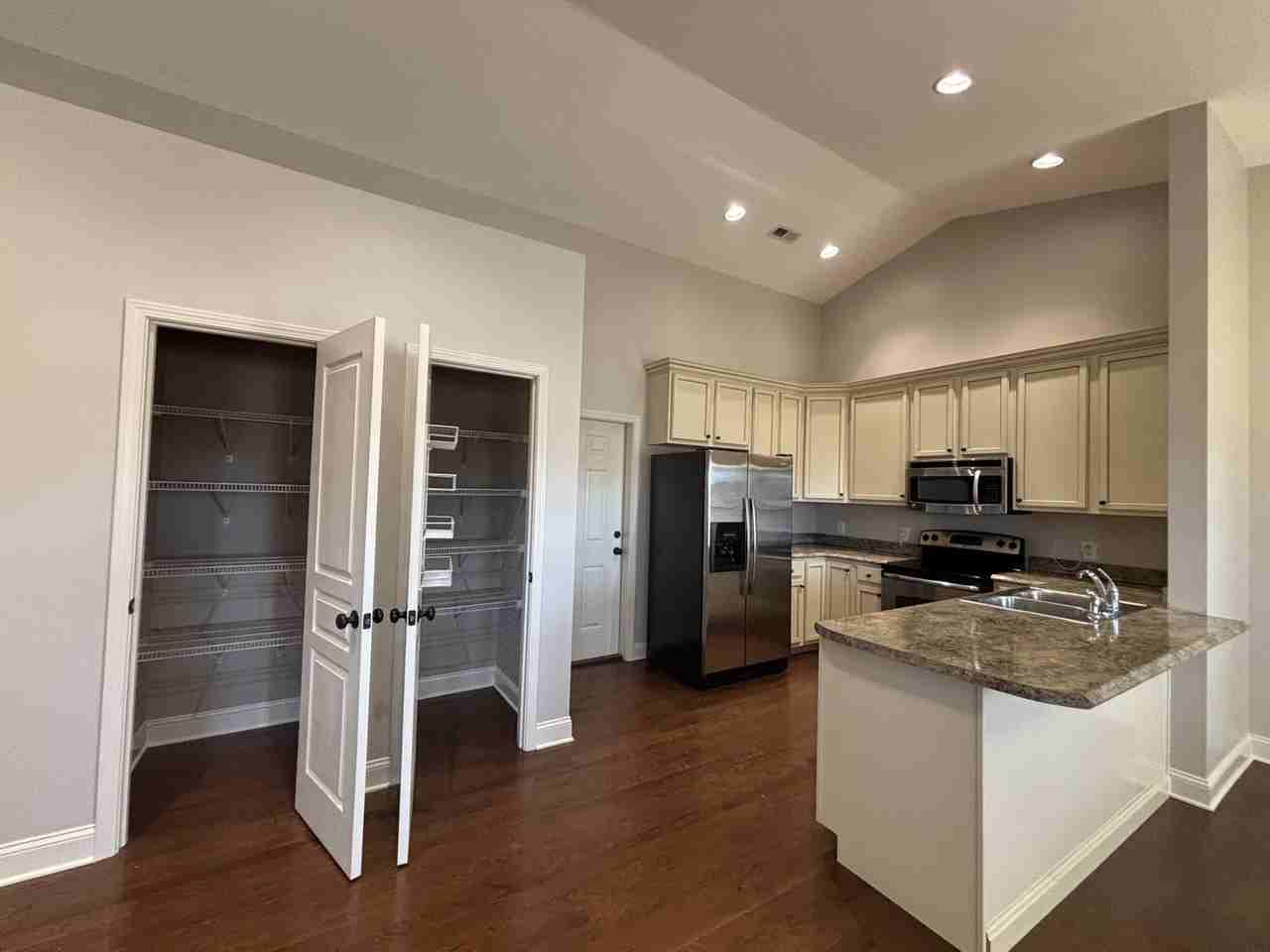 271 Cambridge Grove Way - Photo 6 of 14