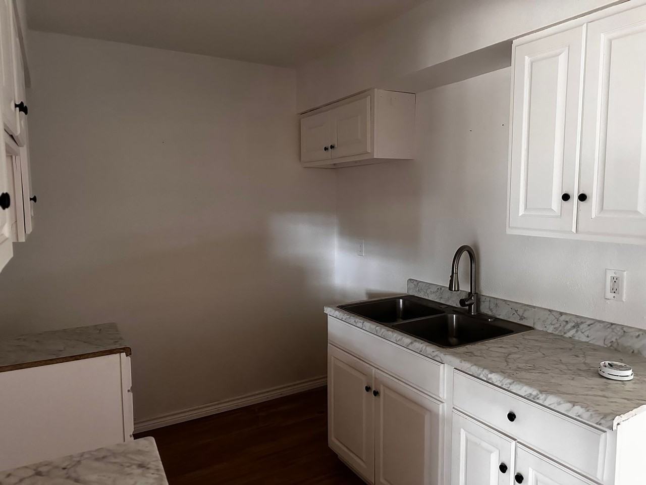 1200-1212 E. Houston - Photo 2 of 16