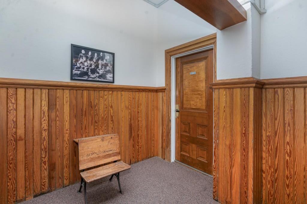 133 W Locust St ##120 - Photo 4 of 22