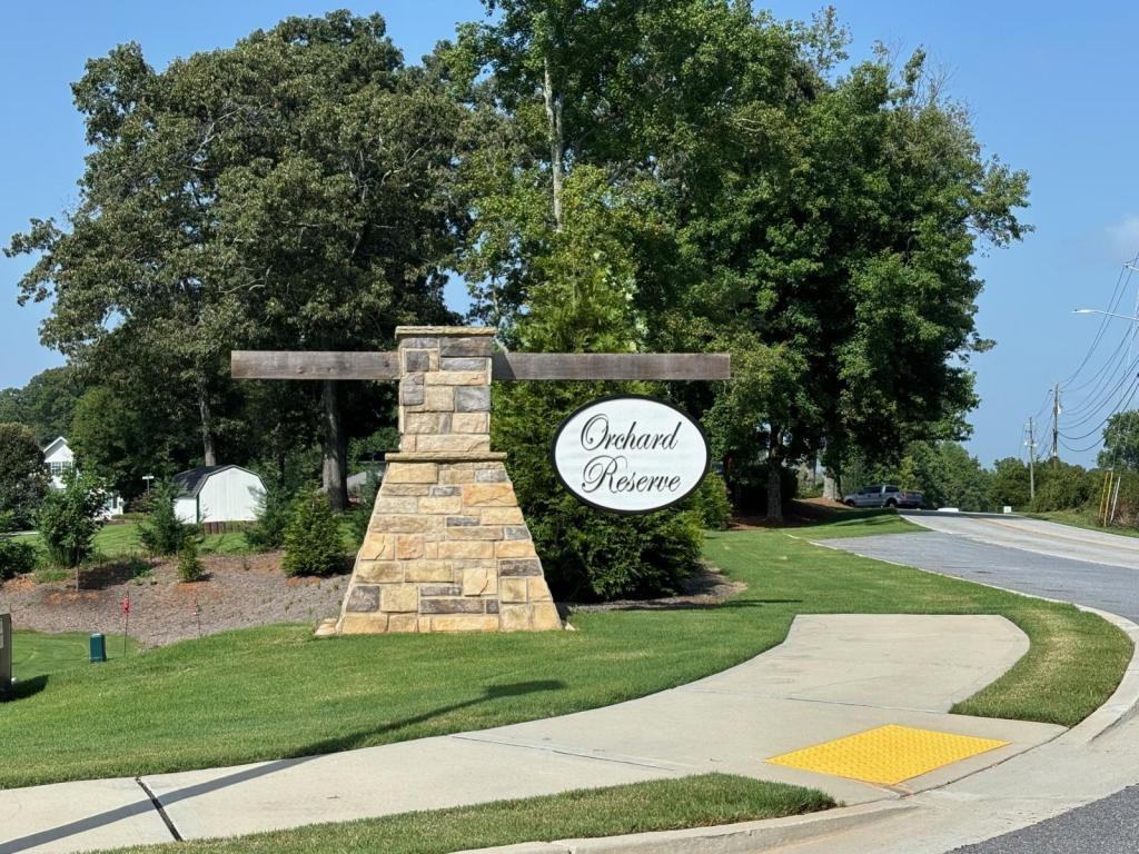 156 Orchard Reserve Dr - Photo 3 of 26