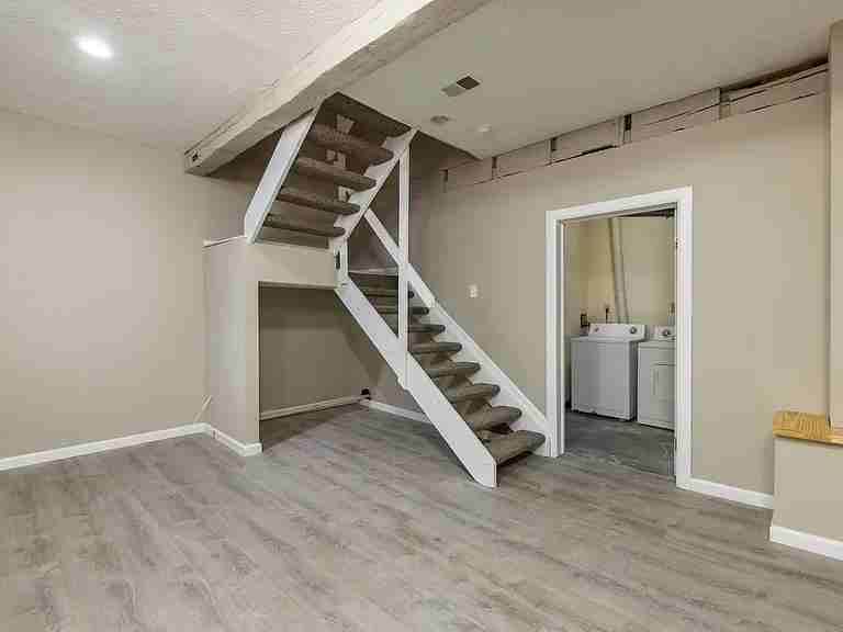 93 W 9th Ave - Photo 4 of 24