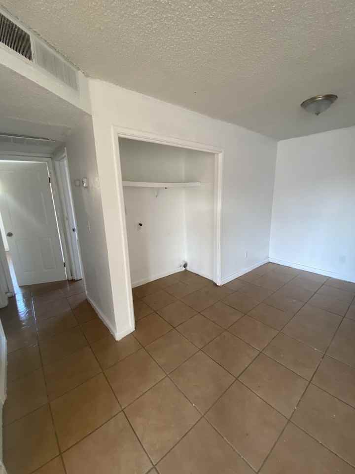 1105 Roselawn Ave - Photo 2 of 10
