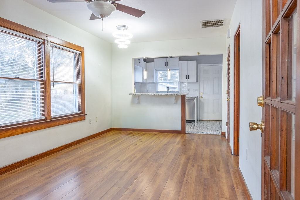 421 N Thorpe Ave - Photo 2 of 10