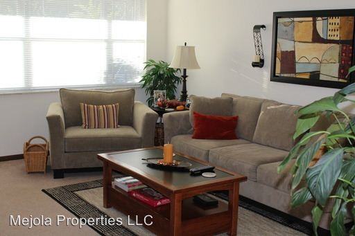 Norwell Drive E. - Photo 2 of 6