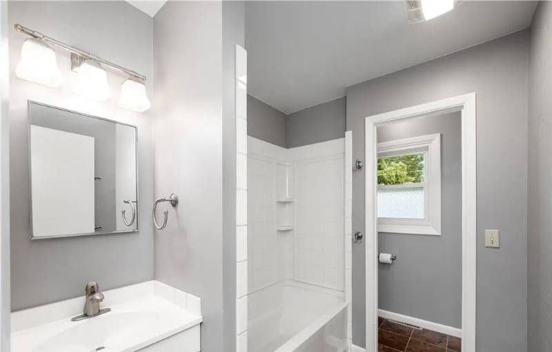 2147 Yellowstone Ave - Photo 5 of 10