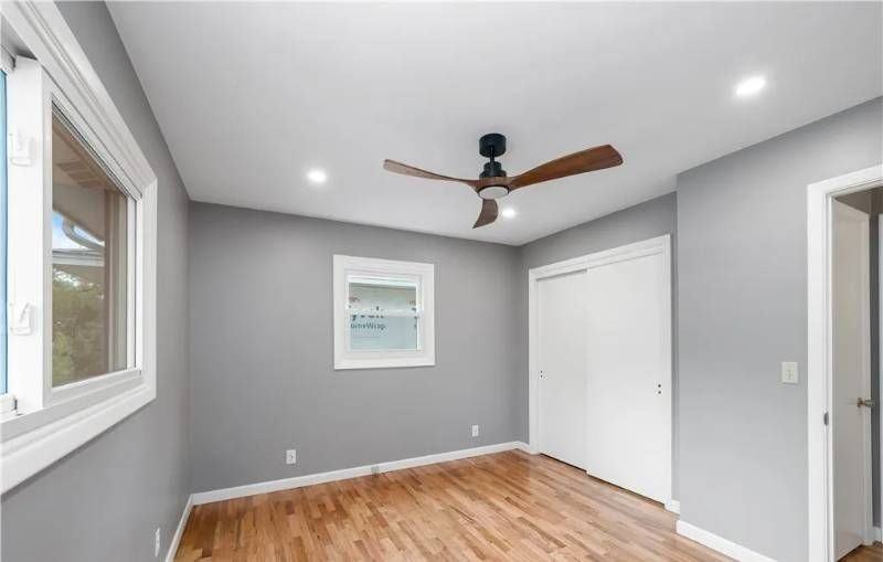 2147 Yellowstone Ave - Photo 6 of 10