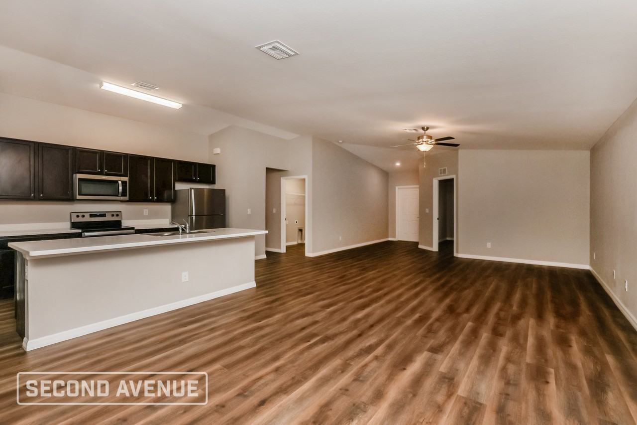 736 Barcia St E - Photo 5 of 27