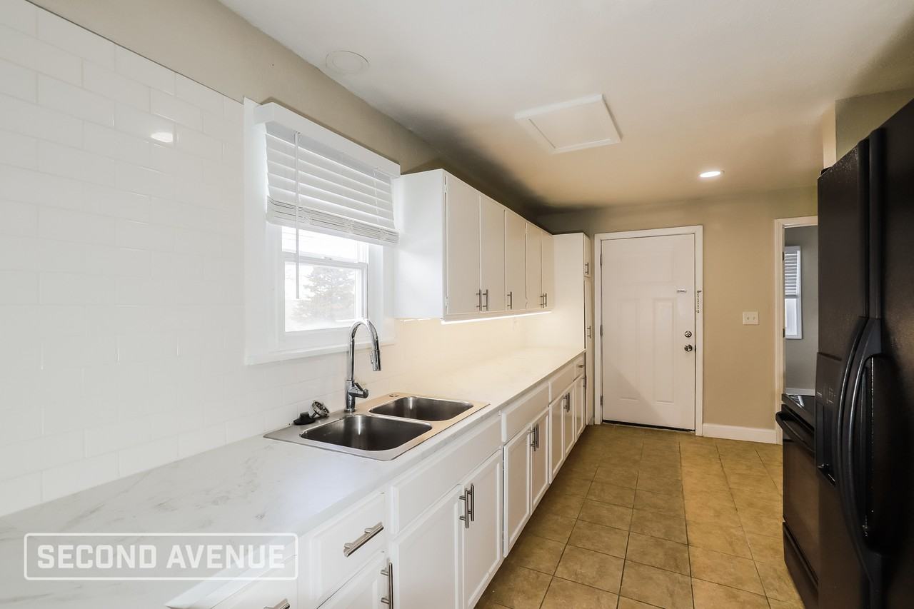 3600 E 57th St - Photo 5 of 25