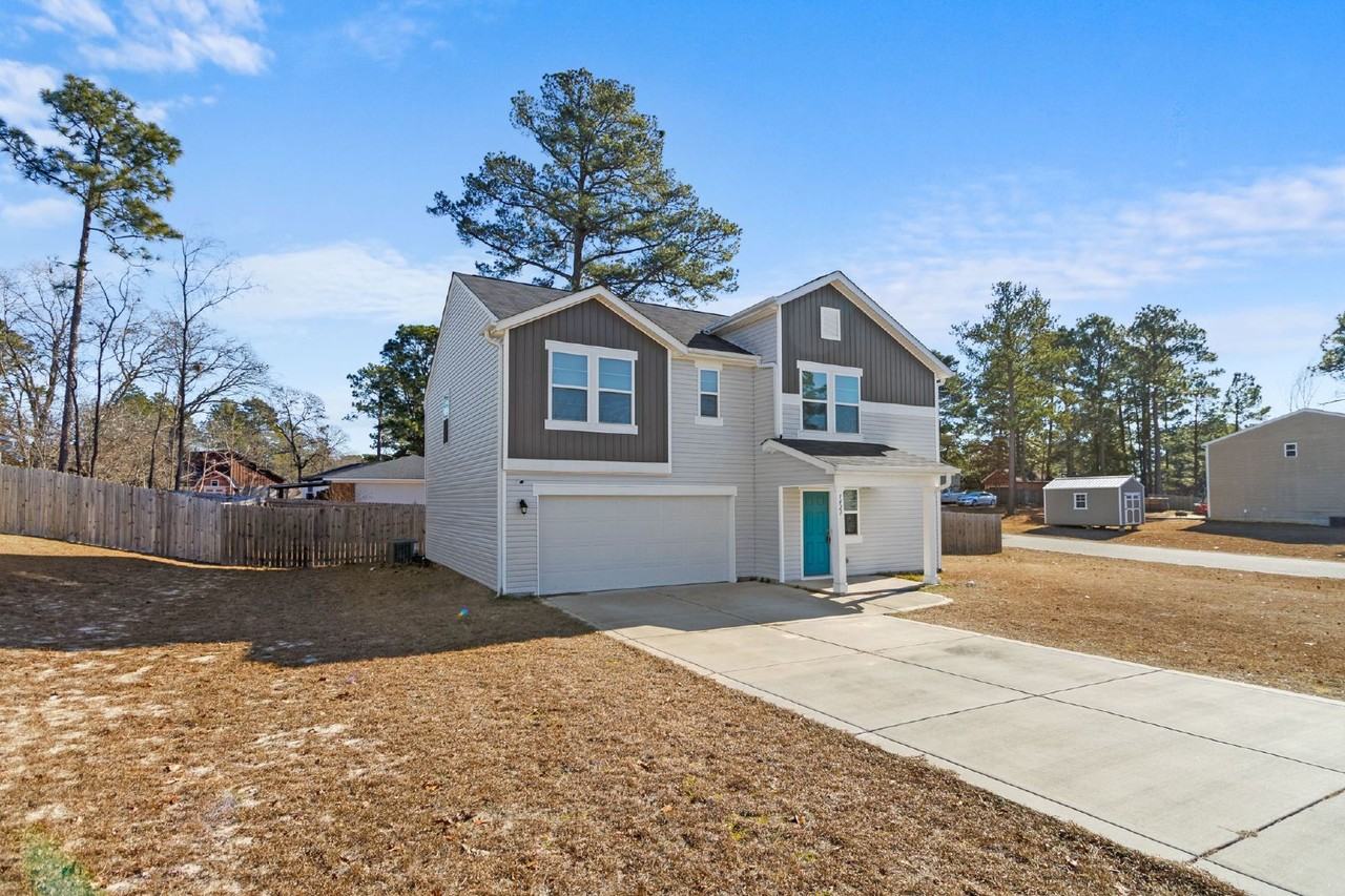 1421 Demila Dr - Photo 2 of 36