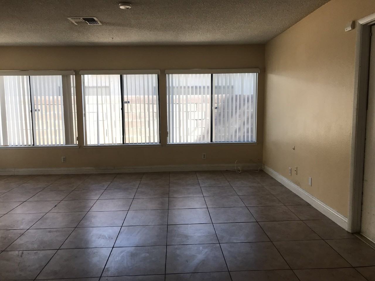 4879 Summerhill Rd - Photo 3 of 9