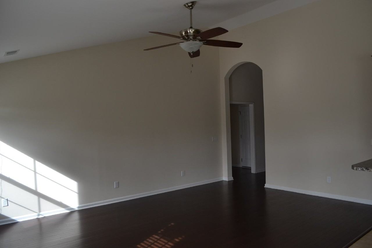 130 Truscott Ct - Photo 5 of 24