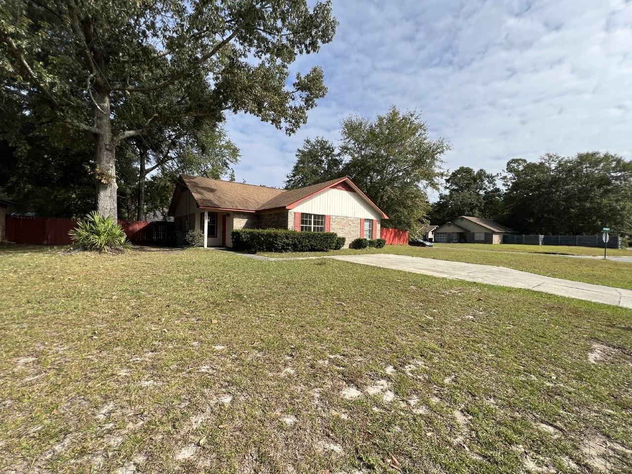 829 Lost Grove Ln - Photo 2 of 21