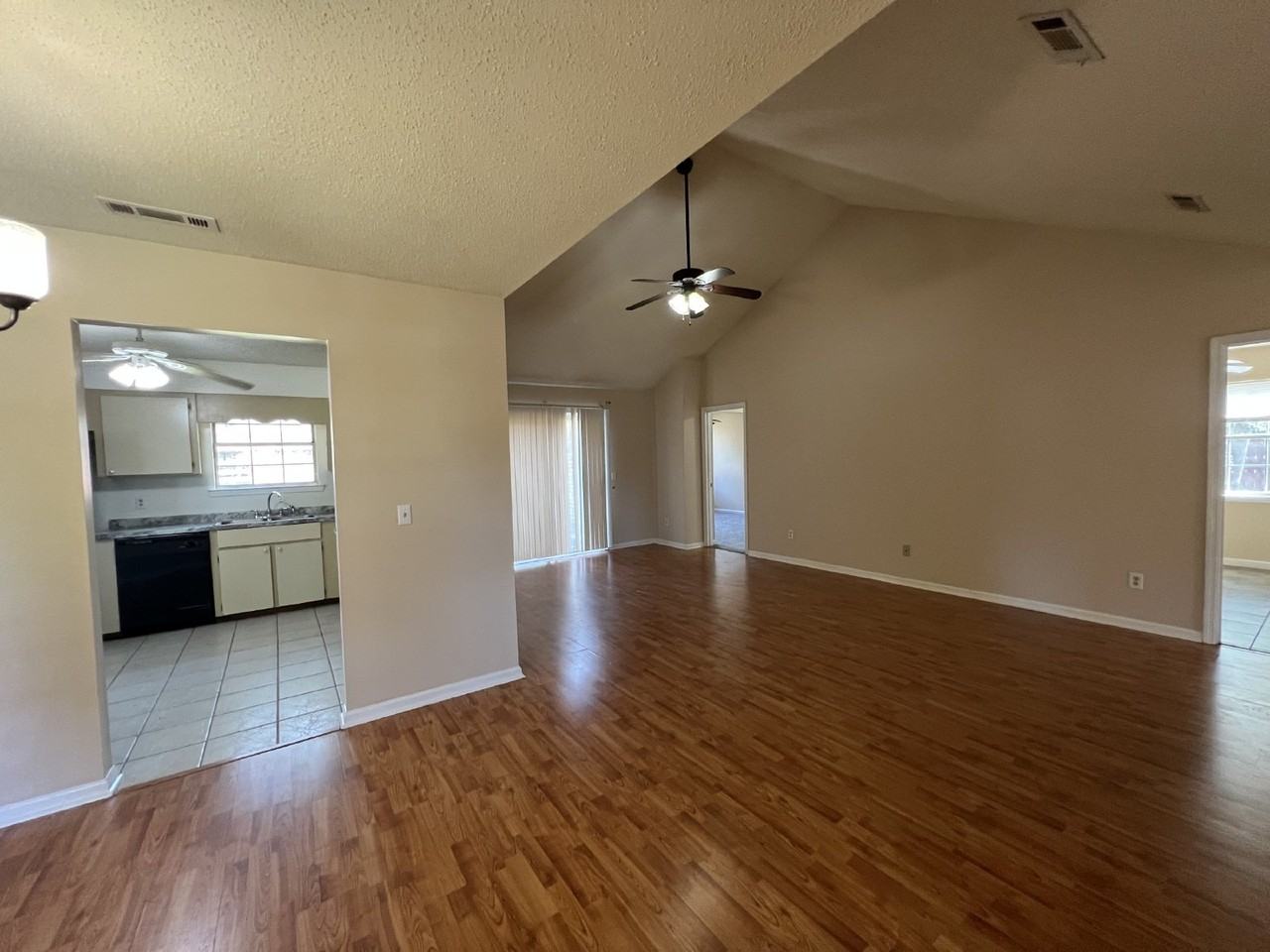 829 Lost Grove Ln - Photo 4 of 21