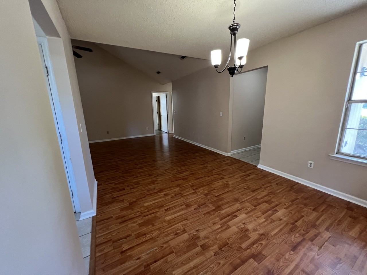 829 Lost Grove Ln - Photo 5 of 21