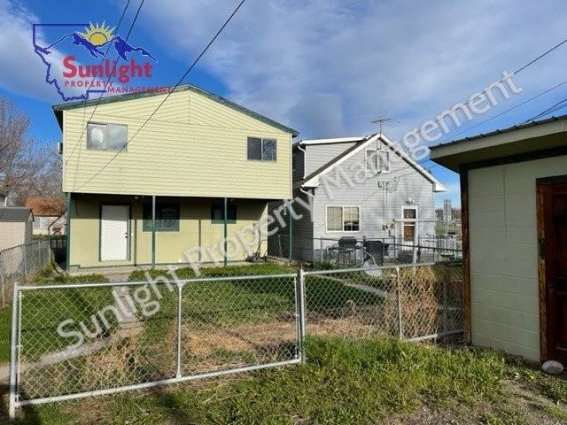 517 Colorado Ave - Photo 2 of 16