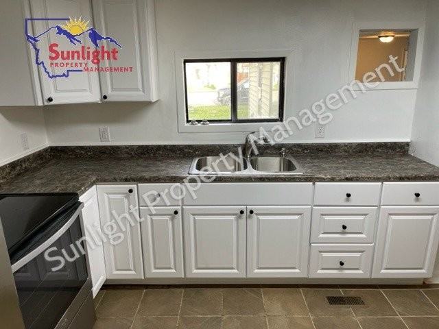 517 Colorado Ave - Photo 5 of 16