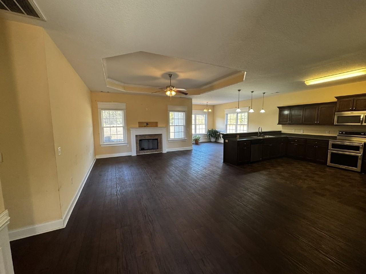 214 Hughes Loop Nw - Photo 3 of 13