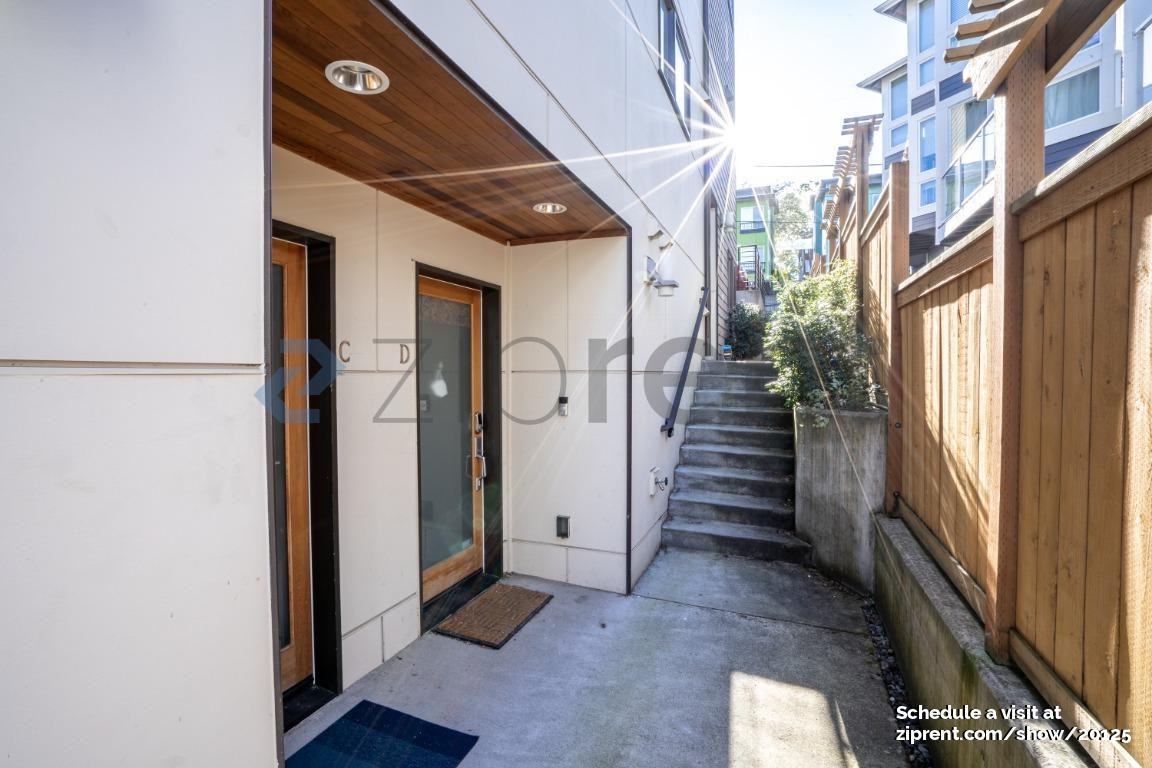 215 24th Ave E #D - Photo 2 of 21