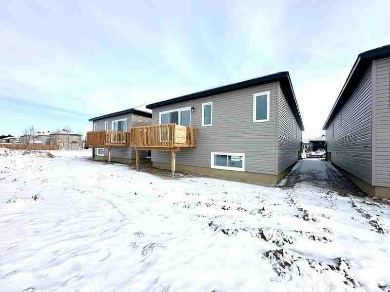 1225 Montblanc Cres - Photo 2 of 3