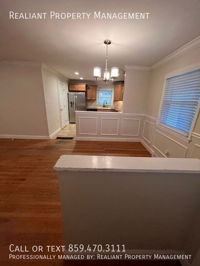 1033 Della Dr - Photo 2 of 13