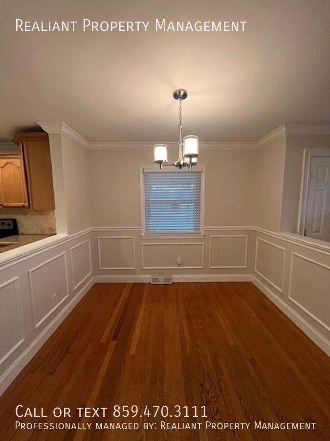 1033 Della Dr - Photo 5 of 13