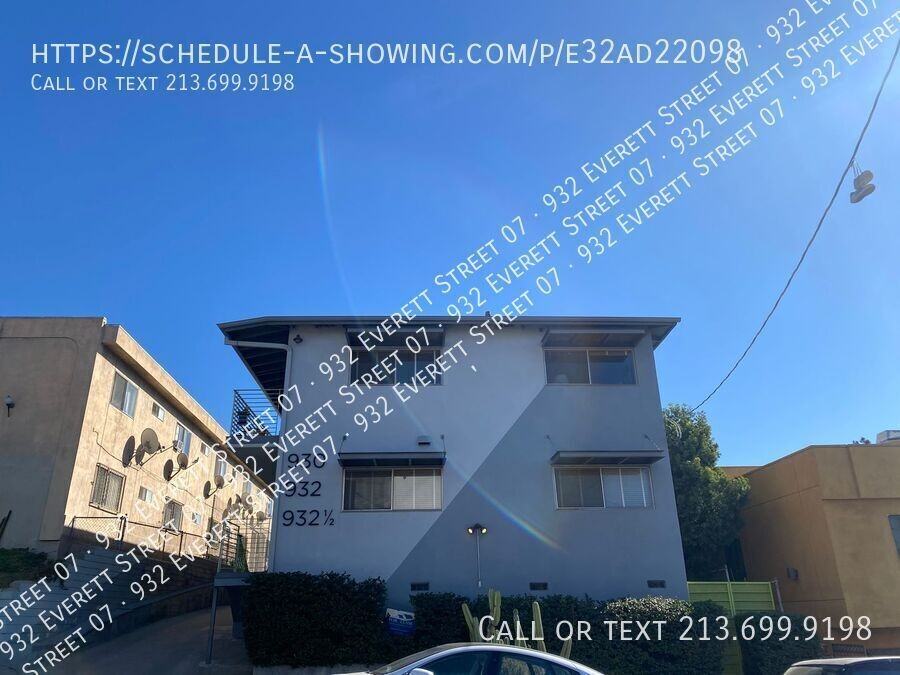 932 Everett St - Photo 3 of 30