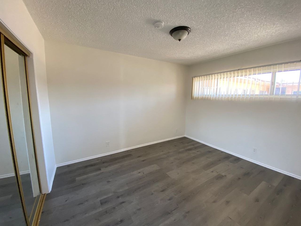 Royal Palms Apartments - Photo 3 of 10