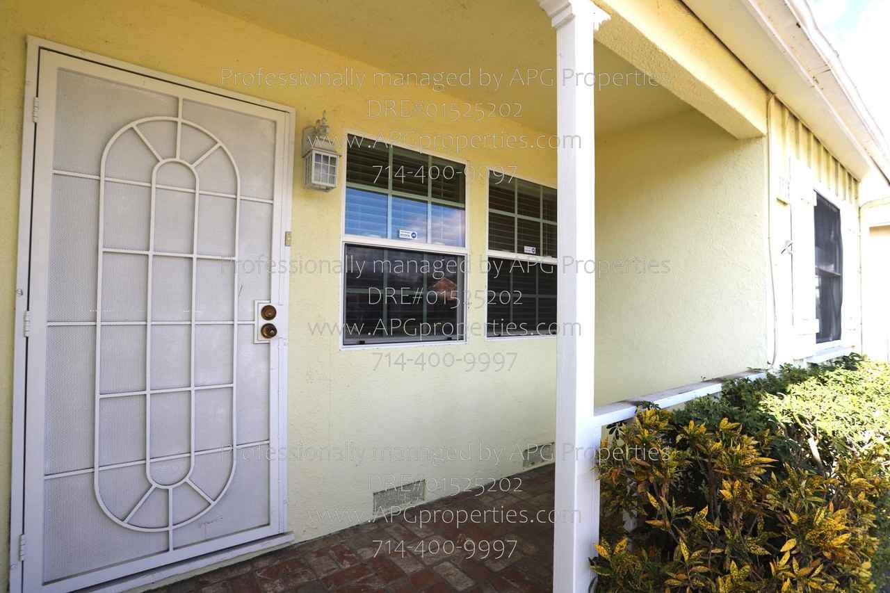 111 N Marian St - Photo 2 of 25