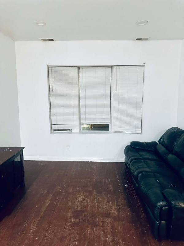 1640 West 57th Street #2 - Photo 6 of 9