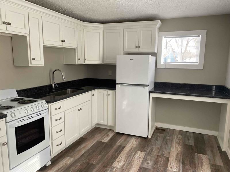 613 Moore Avenue - Photo 2 of 10