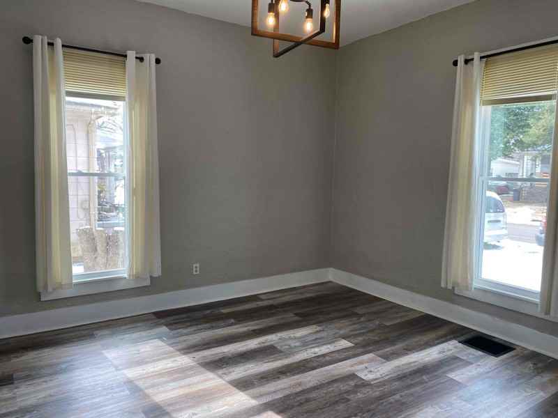 613 Moore Avenue - Photo 5 of 10