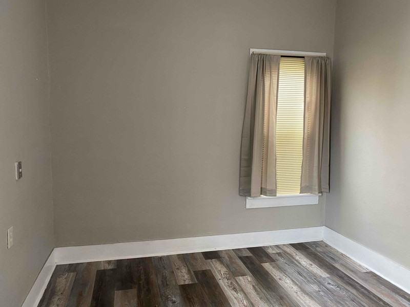 613 Moore Avenue - Photo 6 of 10