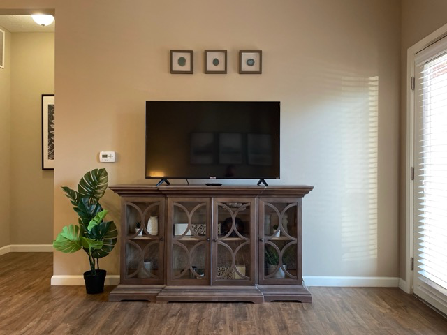 4784 Holmes St - Photo 3 of 13