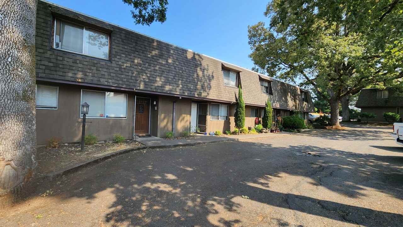 renwr01 - Photo 2 of 5