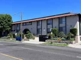 featured image of 4141 W Rosecrans Ave