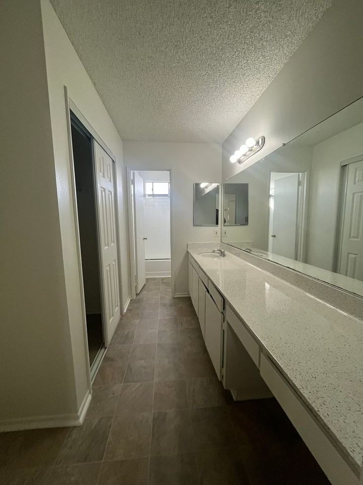 4141 - Photo 7 of 16