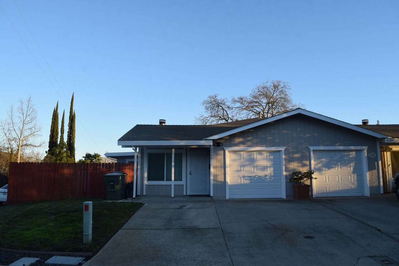 2586 S Whitney Blvd - Photo 4 of 16