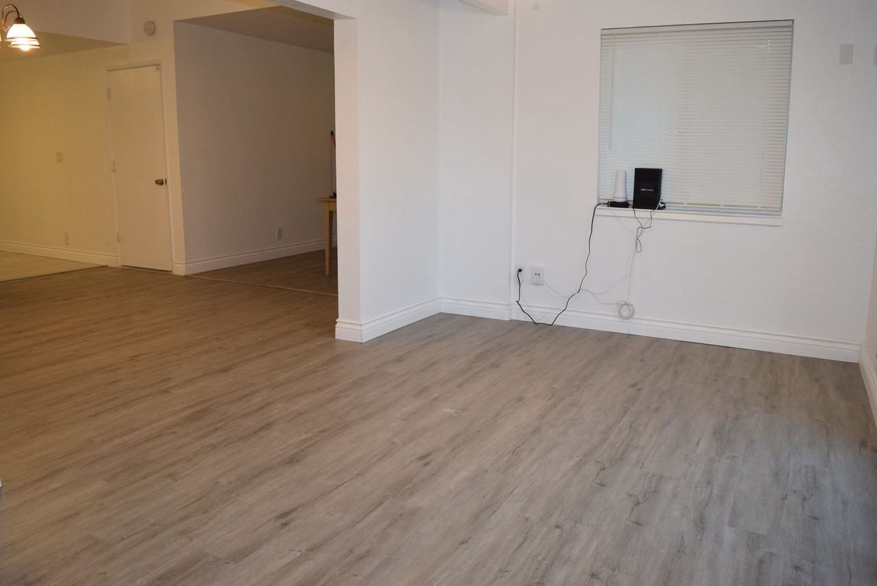 2586 S Whitney Blvd - Photo 3 of 16