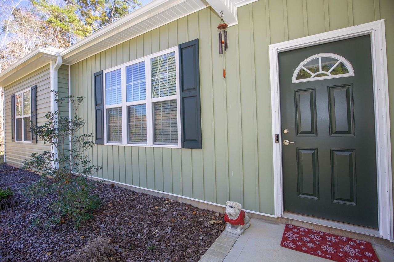 2086 Pathway Dr - Photo 3 of 39