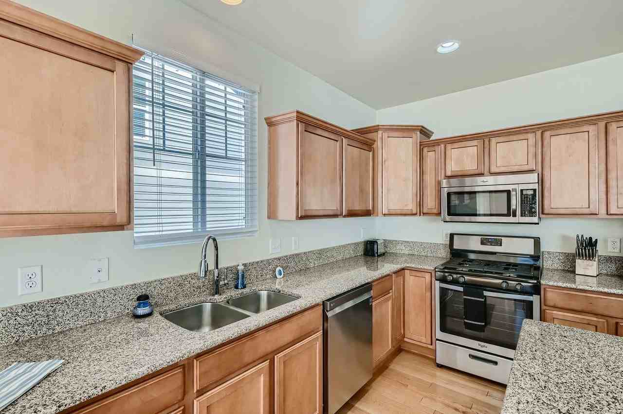 3442 Harvard Pl - Photo 4 of 26