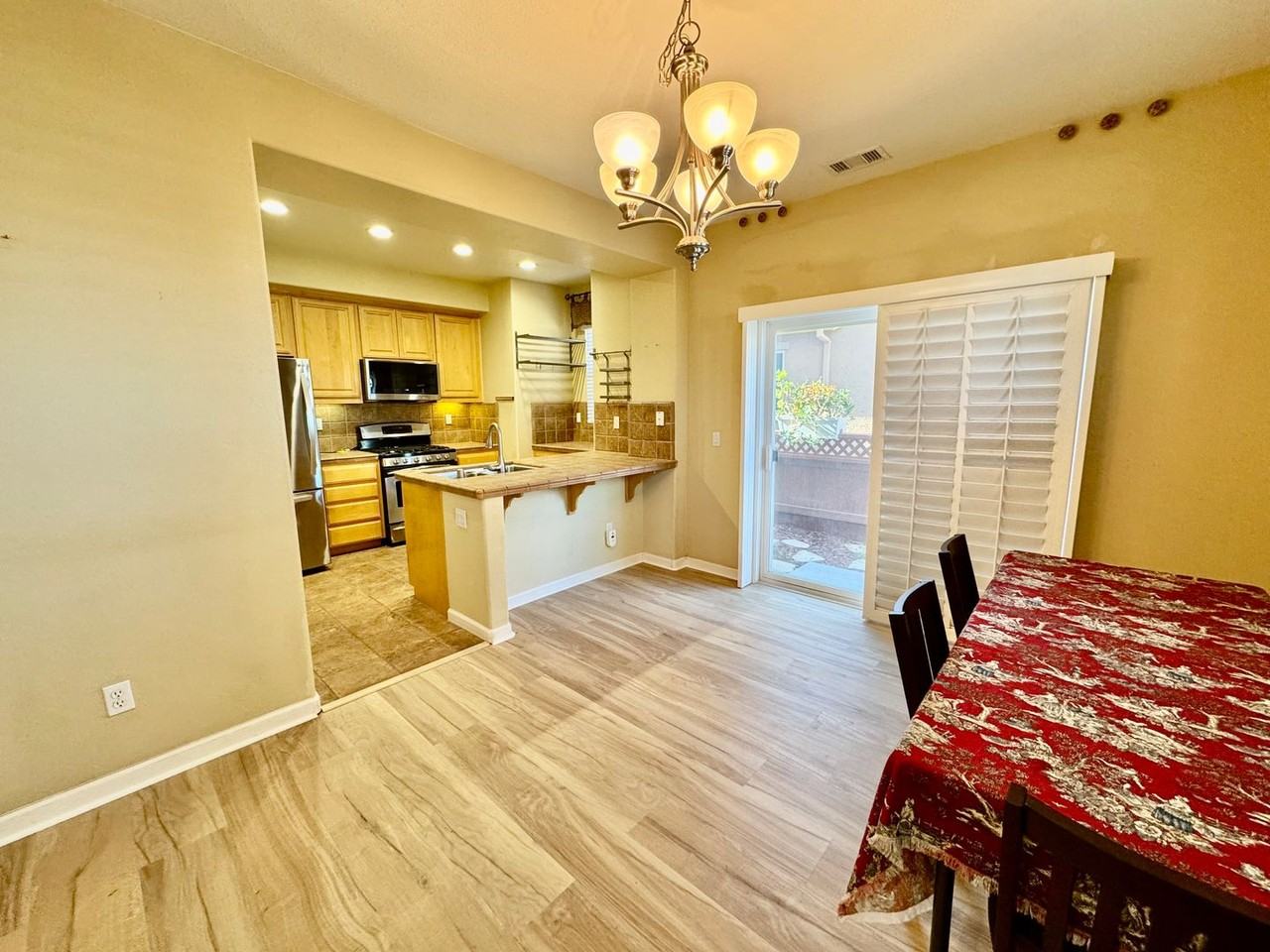 543 Machado St - Photo 6 of 21