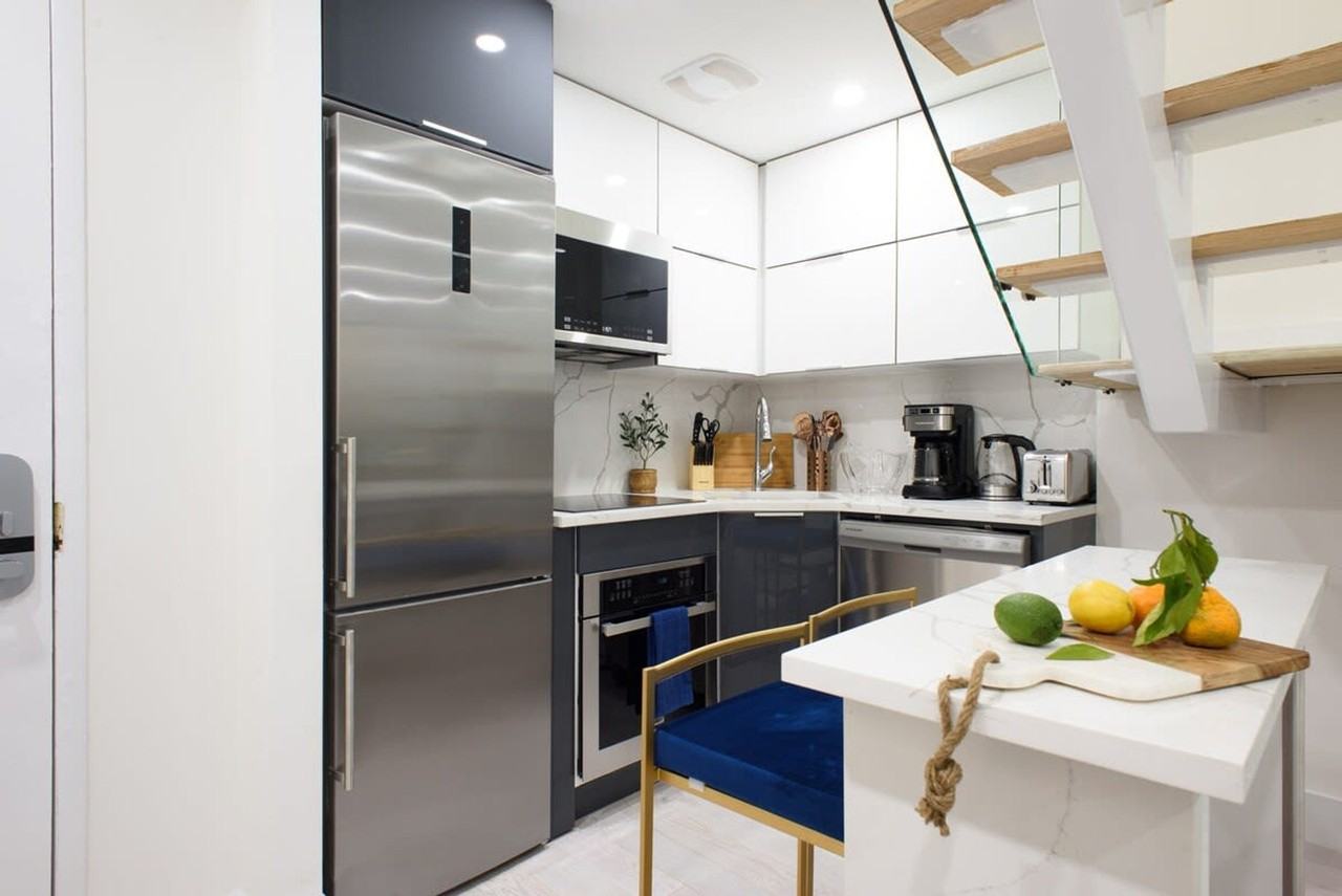 244 E 75th St #1021880P - Photo 5 of 46