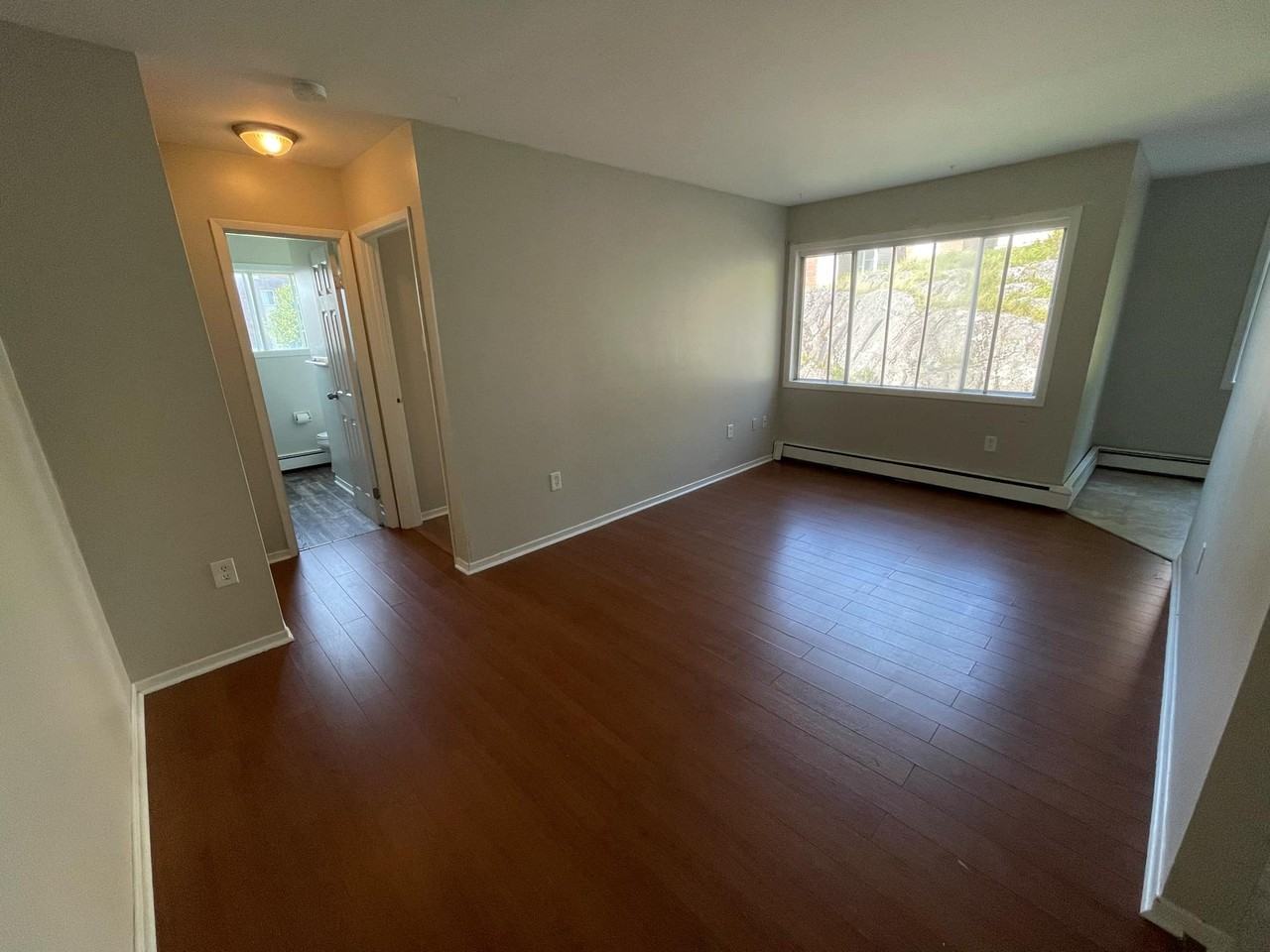 19 Reading Cres #5 - Photo 2 of 6