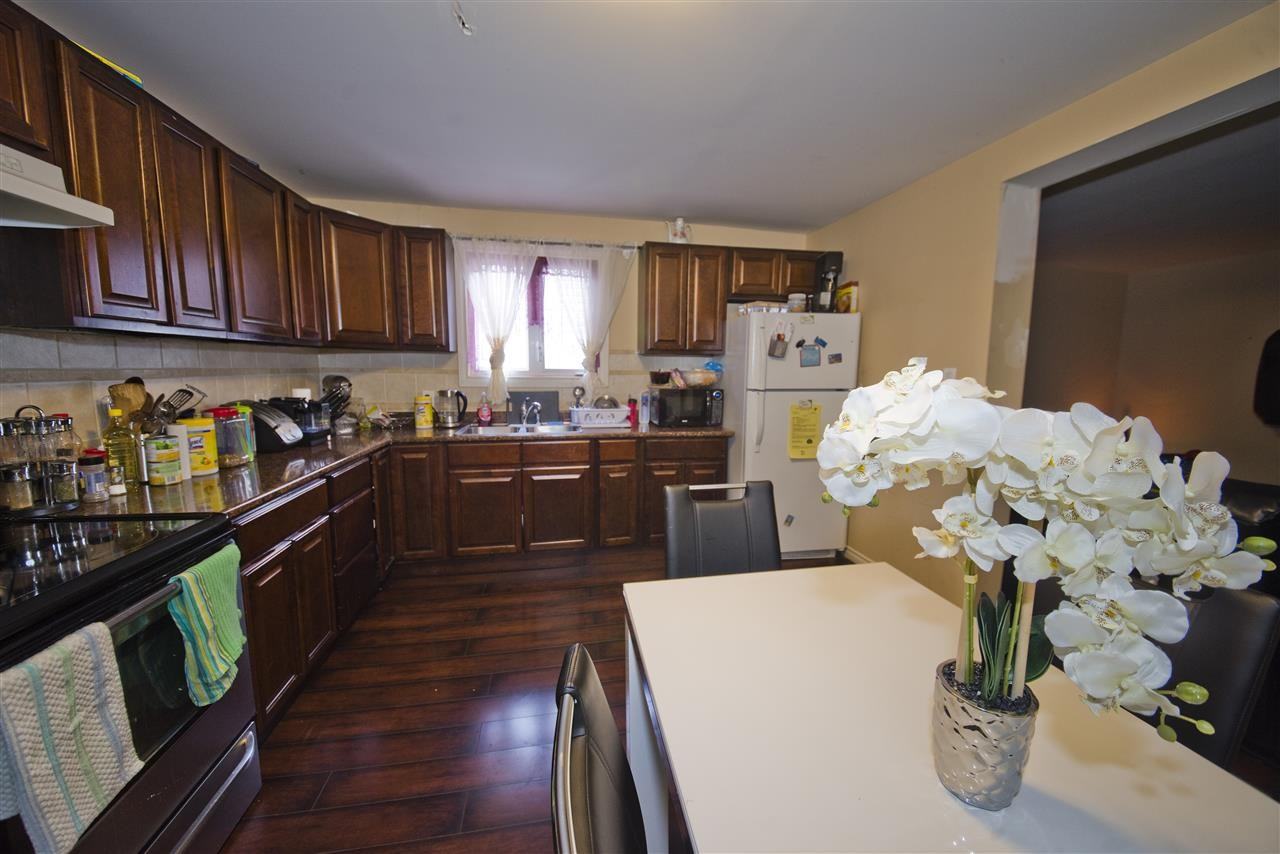 29 Russell St - Photo 2 of 11
