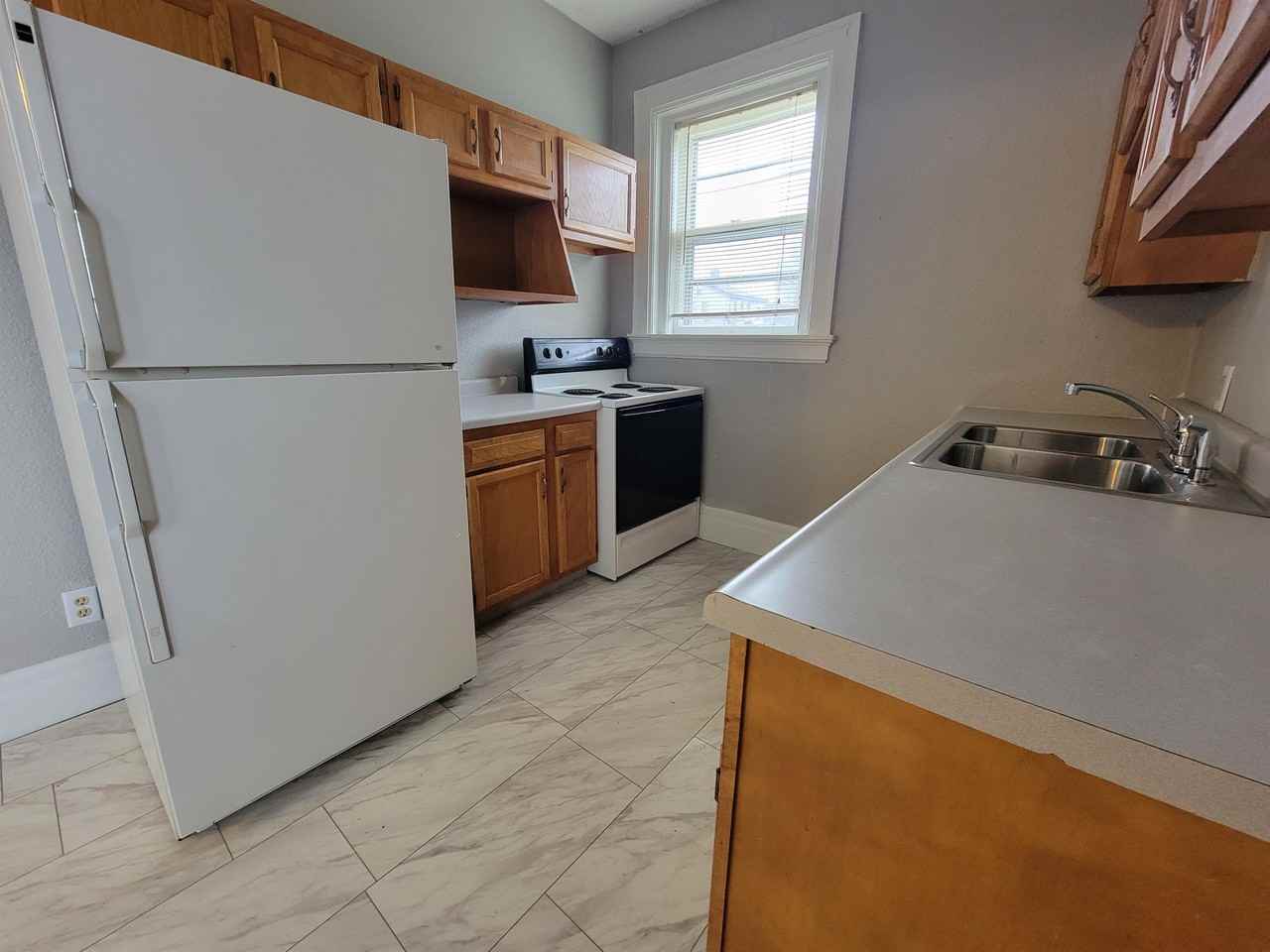 412 Franklin Street - Photo 2 of 9