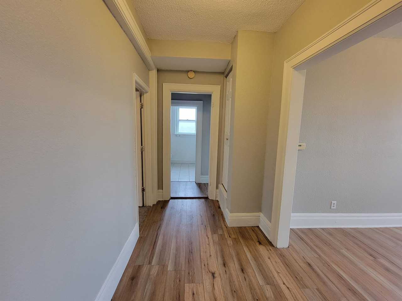 412 Franklin Street - Photo 3 of 9