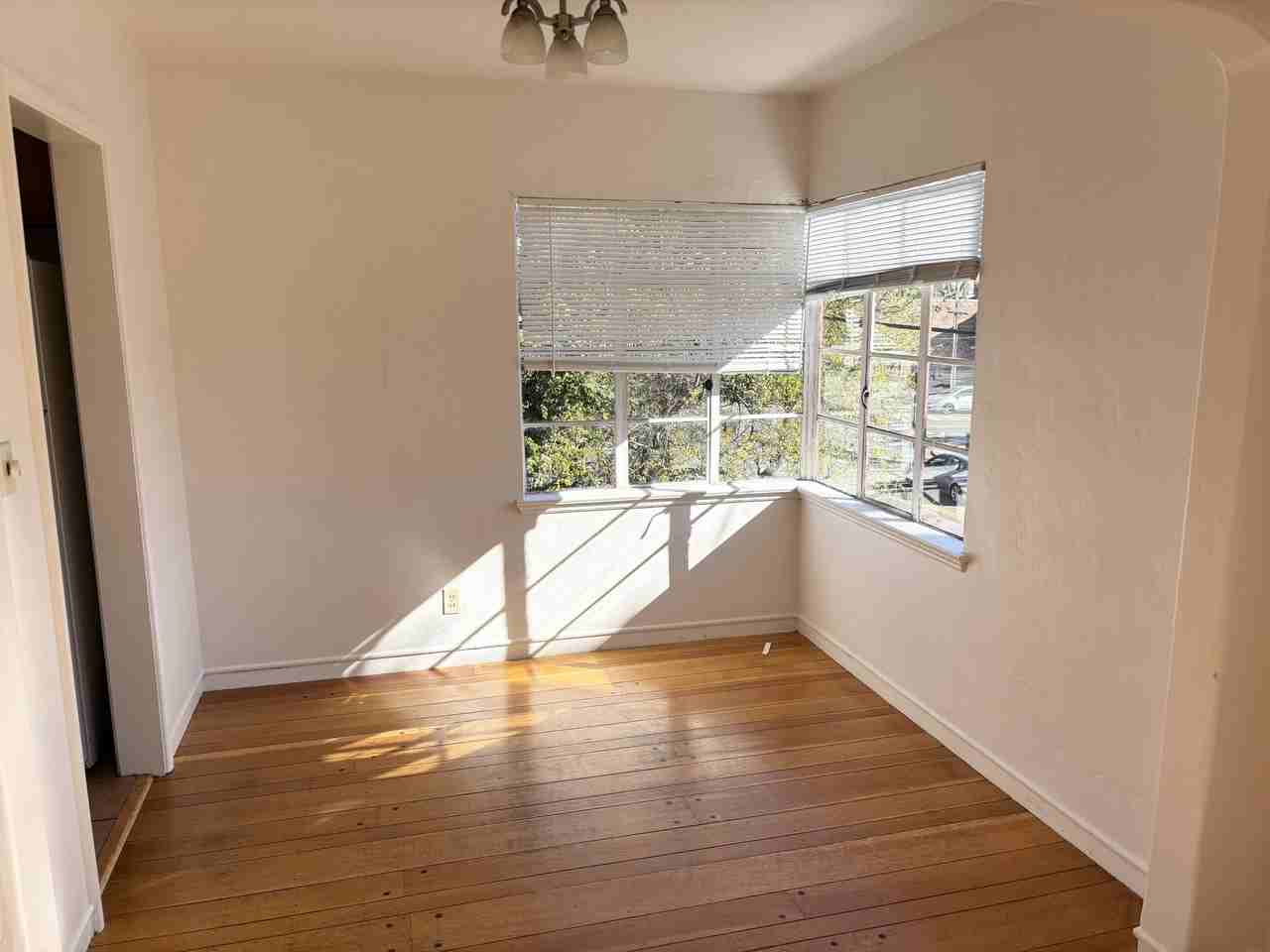 1547 Hopkins St - Photo 2 of 13